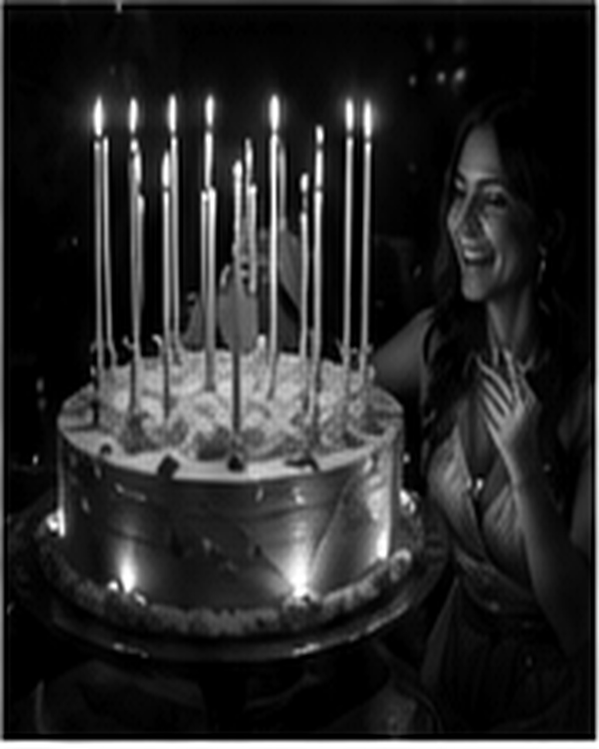 Celebración de cumpleaños premium en blanco y negro